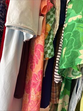 Live listinColorful Floral & Leaf Print Dresses - Pink, Peach, Green, Light Blue